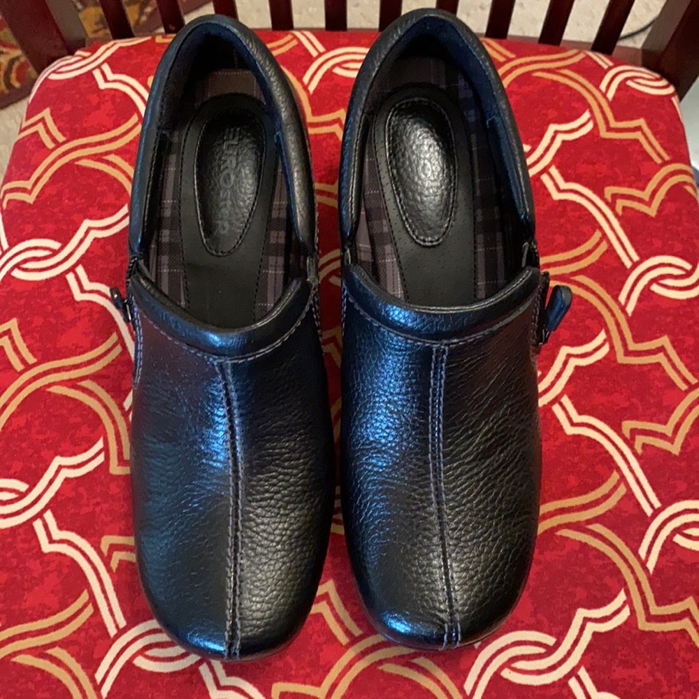 Shoes - Picture 2 of 13